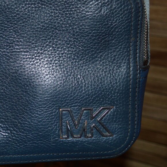 Michael Kors Blue Pebbled Leather Crossbody Bag Cooper Man Purse - Picture 4 of 15